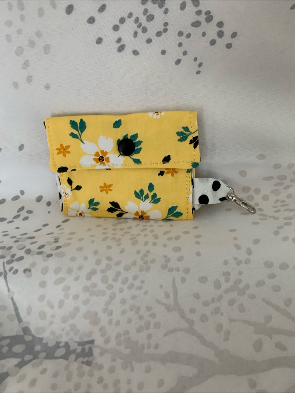 PatBen Decor , NWT handcrafted Yellow Floral Keychain small wallet /pouch - Picture 1 of 2